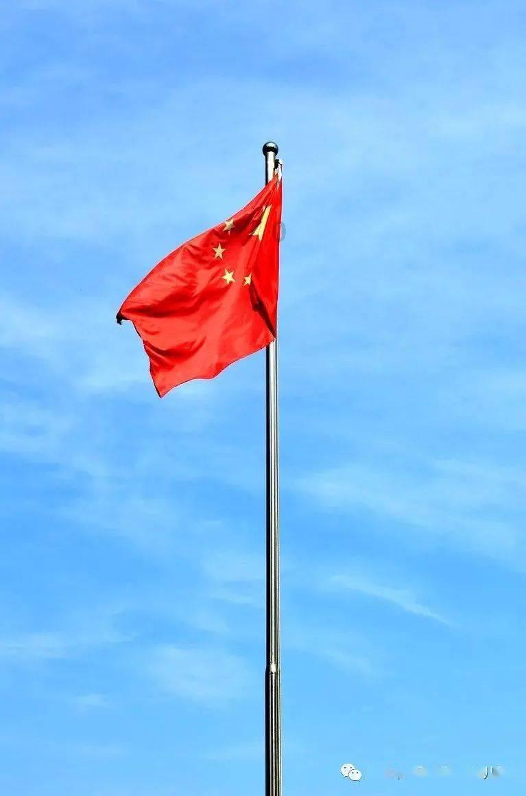 解放军为什么愿意配合吴京一起拍电影？